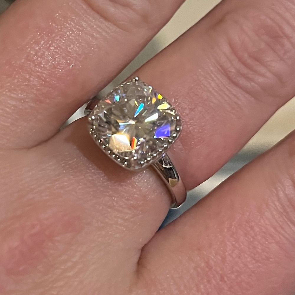 GRA CERTIFIED 5.77 CTW VVS1 clarity D Moissenite ring made in Italy